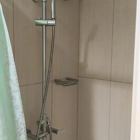 Nygel Staycation Shell Residences527
